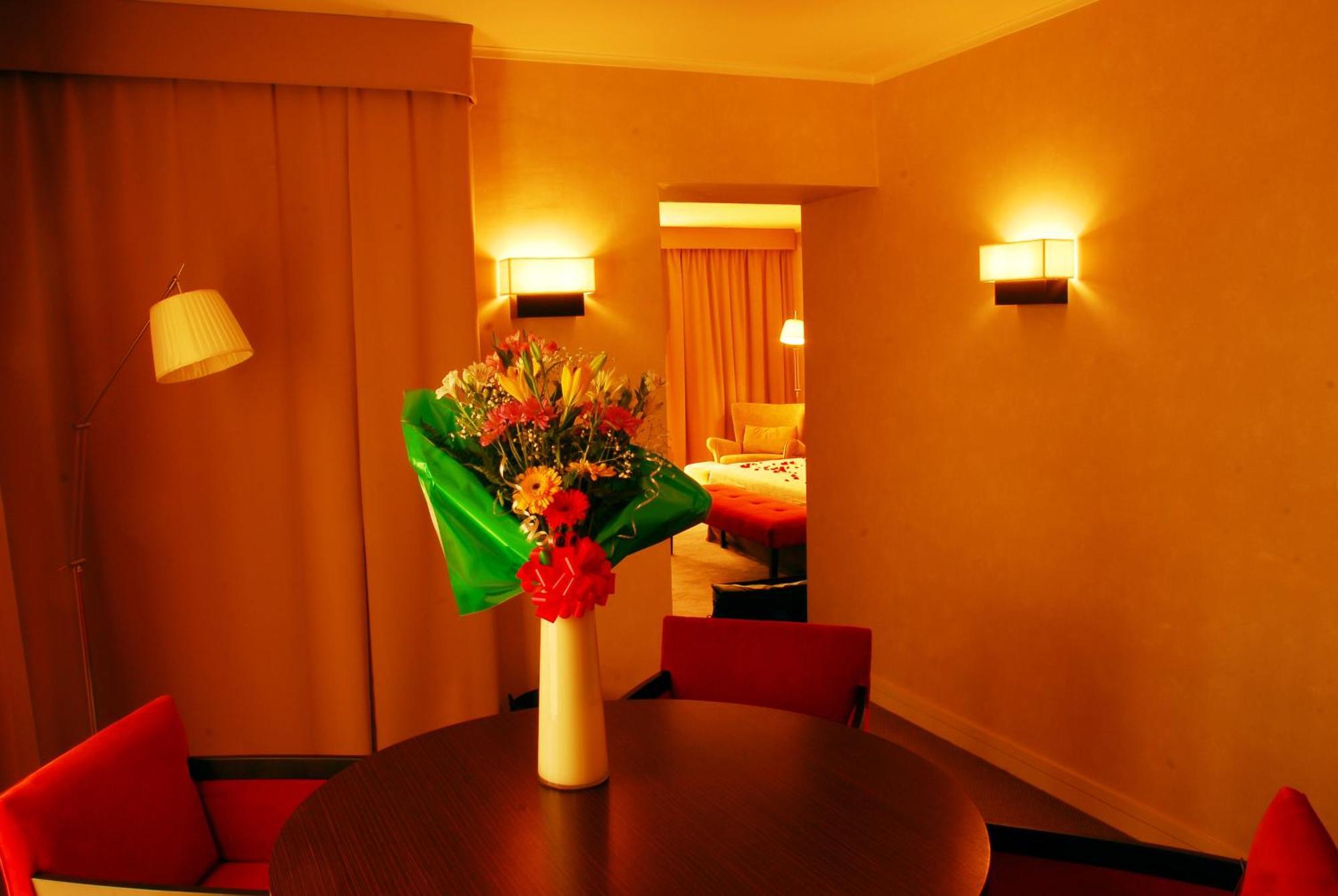 Howard Johnson Plaza Resort & Casino Mayorazgo Paraná Værelse billede A suite at the hotel
