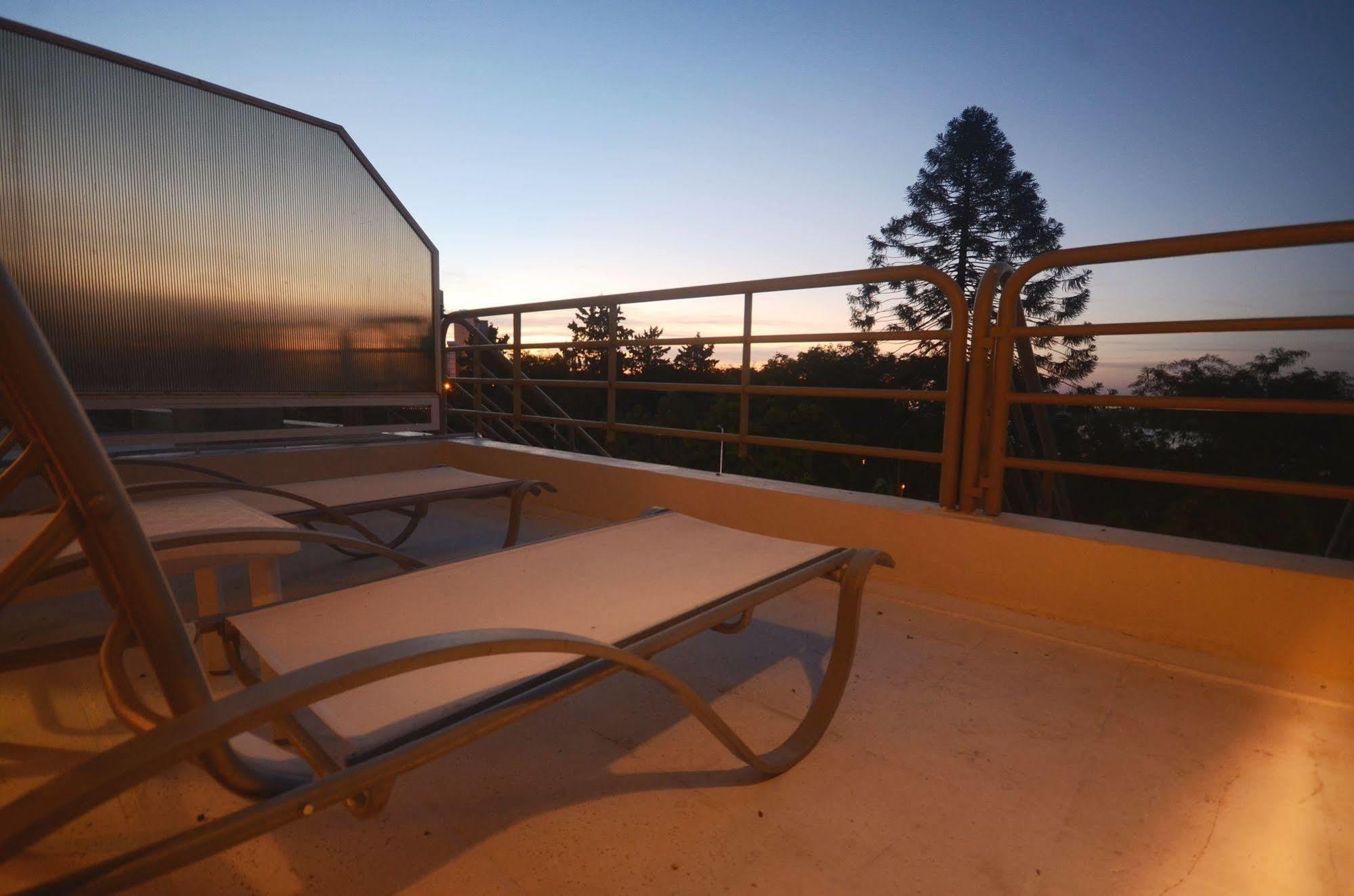 Howard Johnson Plaza Resort & Casino Mayorazgo Paraná Eksteriør billede The rooftop terrace