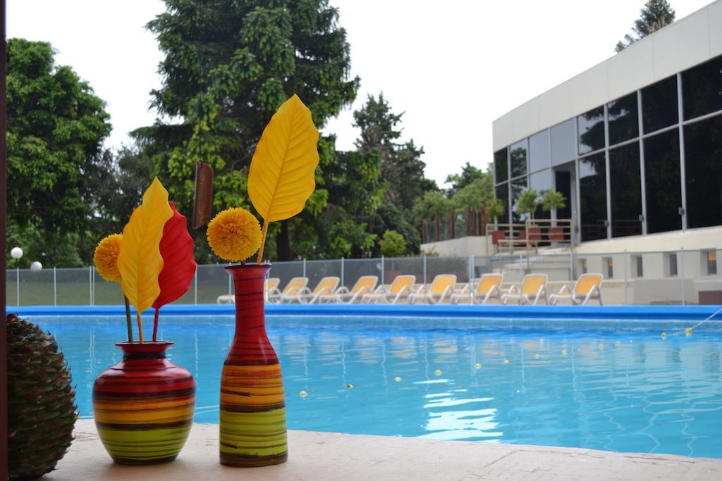 Howard Johnson Plaza Resort & Casino Mayorazgo Paraná Eksteriør billede The swimming pool at the hotel